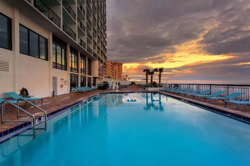 Kurort  Holiday Inn Express & Suites Oceanfront Daytona Beach Shores, An Ihg