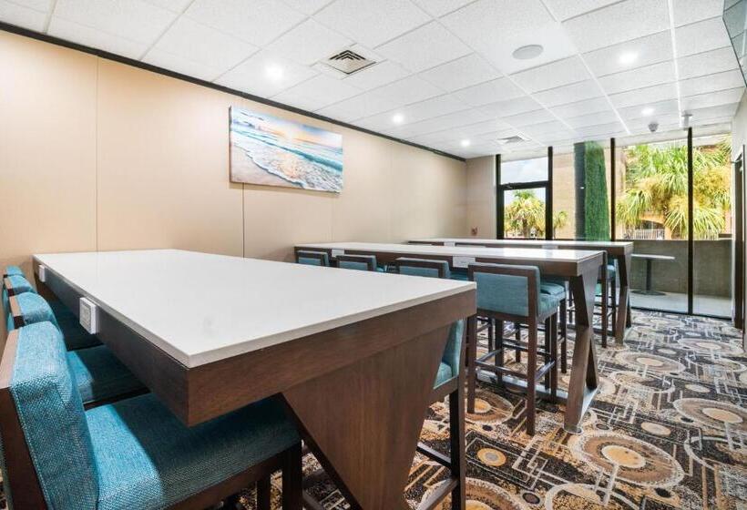 Beachfront Palms Hotel Galveston