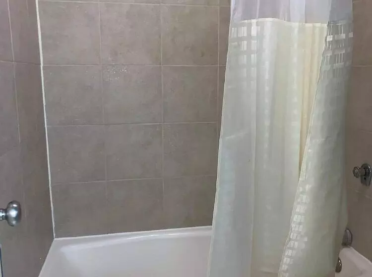 Best Price Motel & Suites