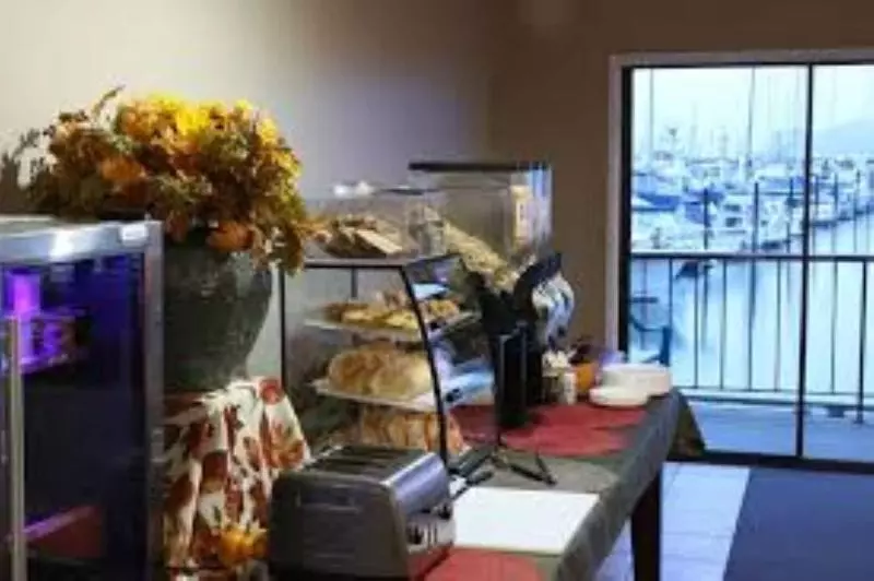 בית מלון כפרי Astoria Riverwalk Inn