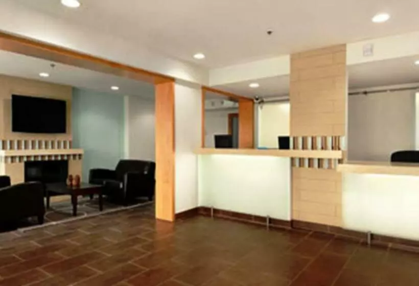 Hotel Baymont By Wyndham Reno