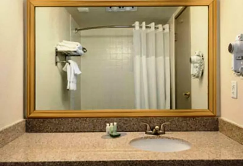 Hotel Baymont By Wyndham Reno