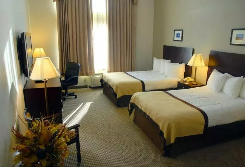 Hotel Baymont By Wyndham Reno