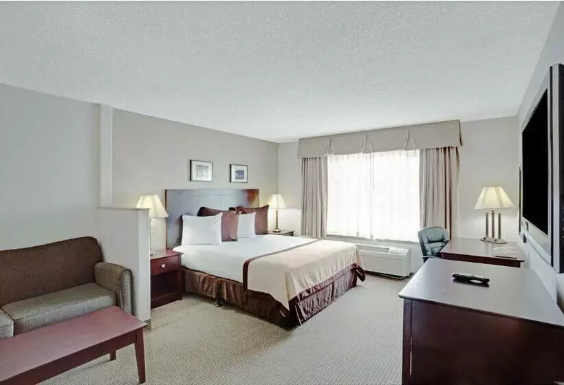 Hotel Baymont By Wyndham Reno