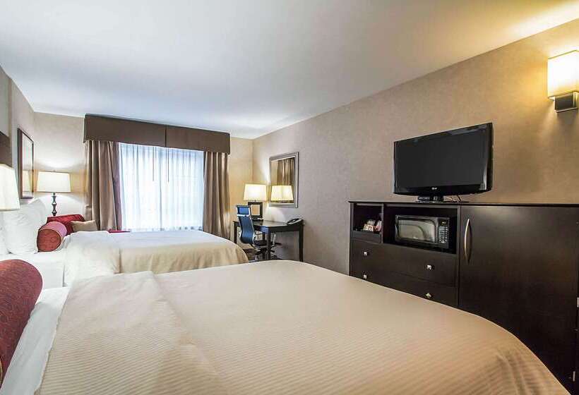 בית מלון כפרי Clarion Inn Elmhurst  Oak Brook Near I88, I290, I294