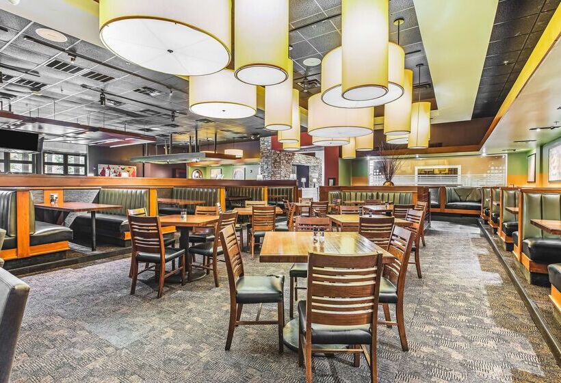 هتل Doubletree By Hilton Columbus