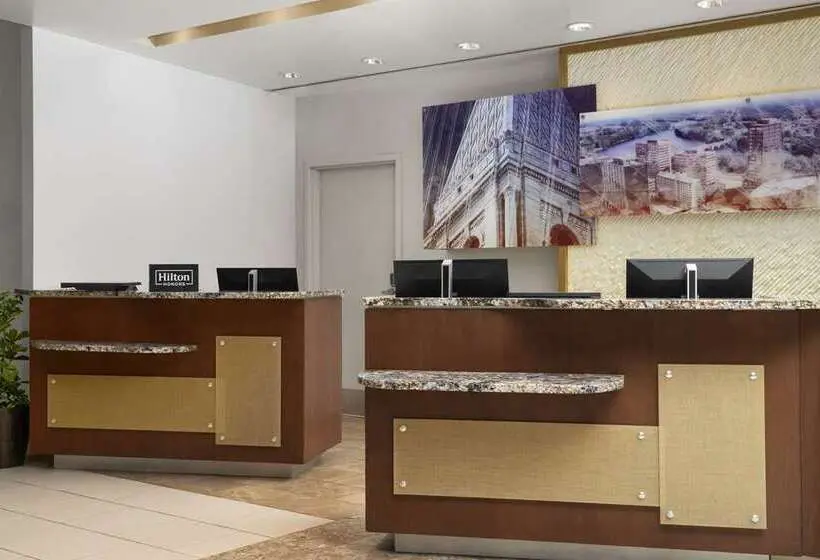 ホテル Doubletree By Hilton Hartford Downtown