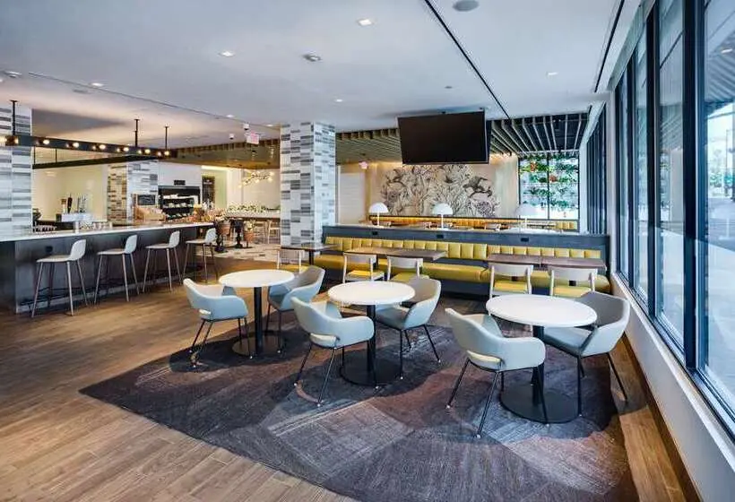ホテル Doubletree By Hilton Hartford Downtown