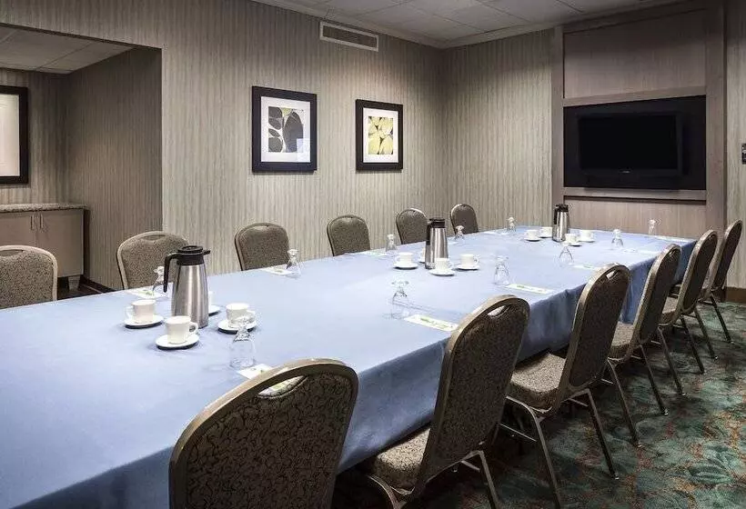 Отель Holiday Inn Rock Island Quad Cities, An Ihg