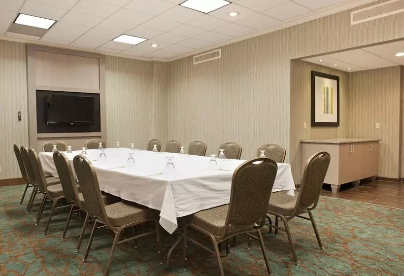 Отель Holiday Inn Rock Island Quad Cities, An Ihg