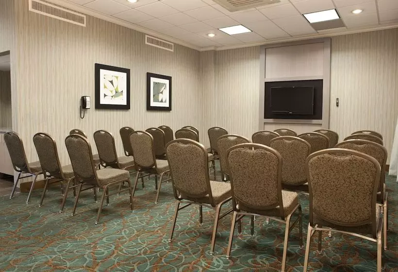 Отель Holiday Inn Rock Island Quad Cities, An Ihg