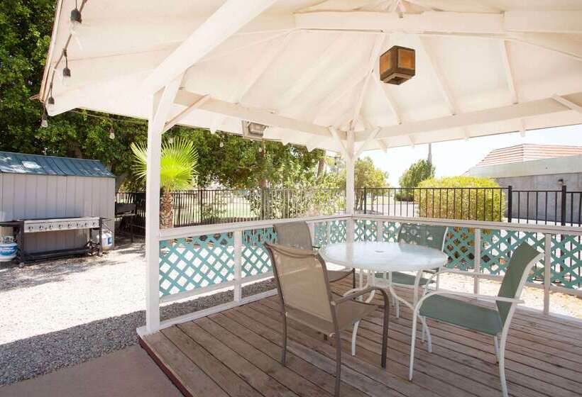 Отель Howard Johnson By Wyndham Yuma