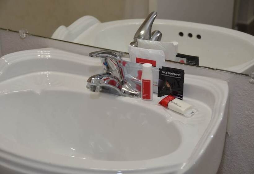 Отель Howard Johnson By Wyndham Yuma