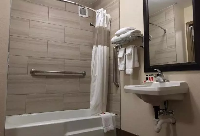 酒店 Ramada Plaza By Wyndham Louisville & Conference Center