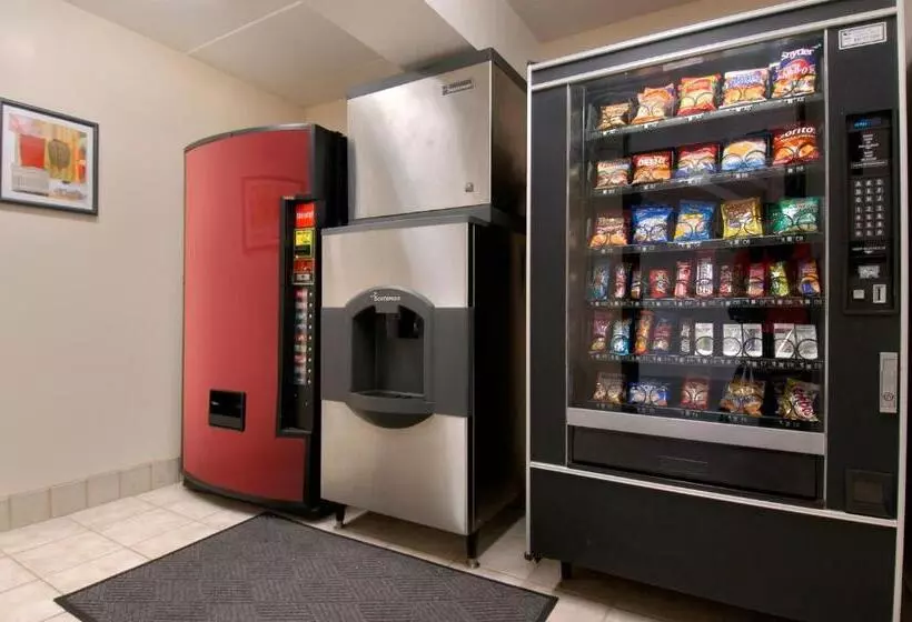 Otel Red Roof Inn Hampton Coliseum And Convention Center