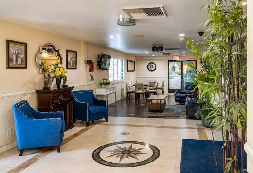 בית מלון כפרי Rodeway Inn & Suites Coltonriverside