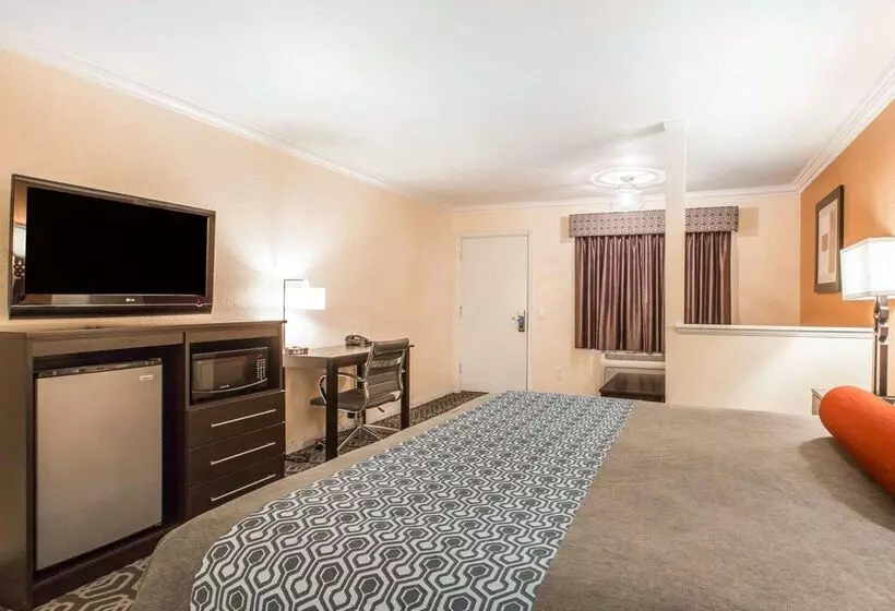 בית מלון כפרי Rodeway Inn & Suites Coltonriverside