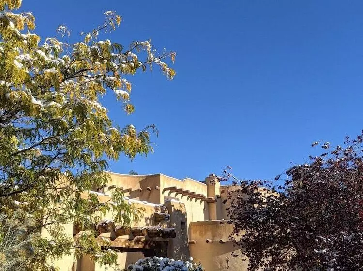 酒店 Sagebrush Inn & Suites