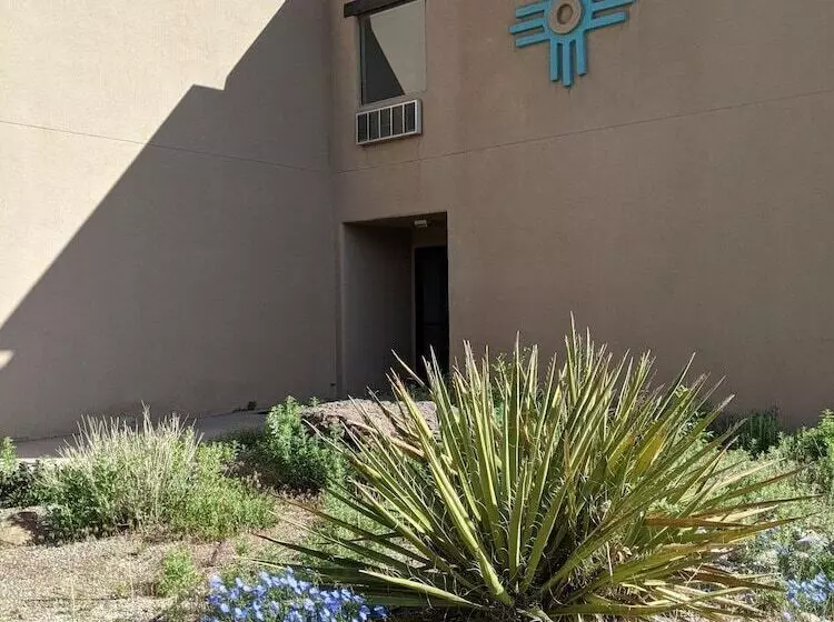 酒店 Sagebrush Inn & Suites