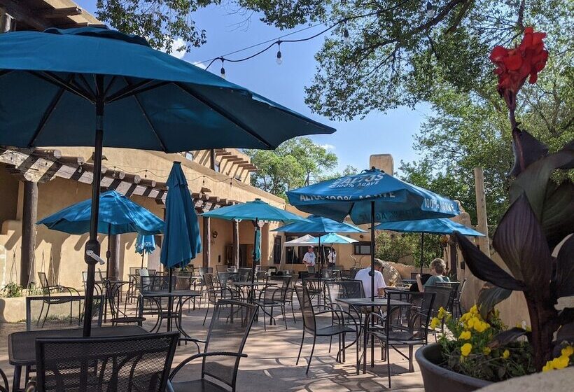 هتل Sagebrush Inn & Suites