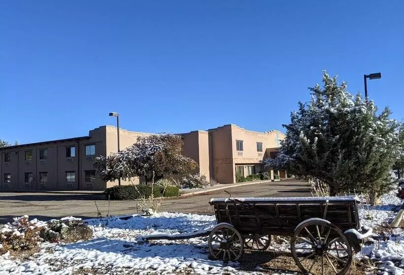 酒店 Sagebrush Inn & Suites