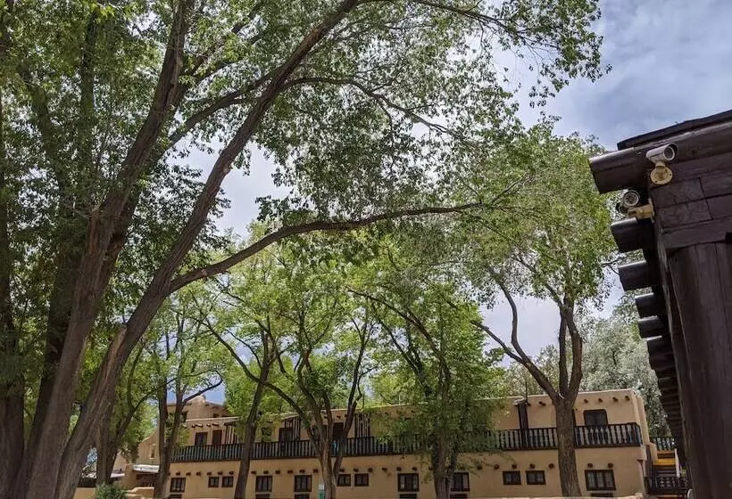 酒店 Sagebrush Inn & Suites