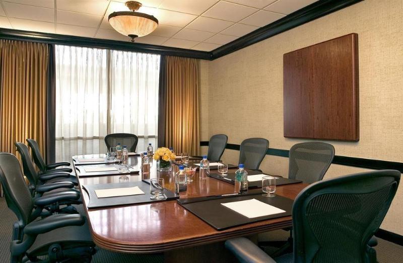 هتل Sheraton Arlington