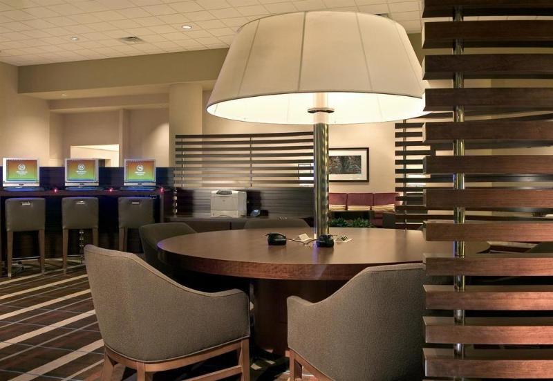 هتل Sheraton Arlington