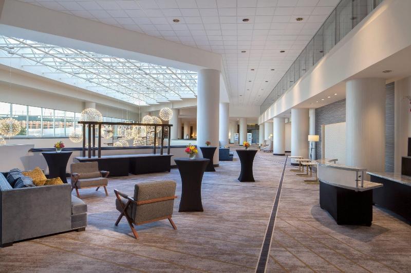 هتل Sheraton Arlington