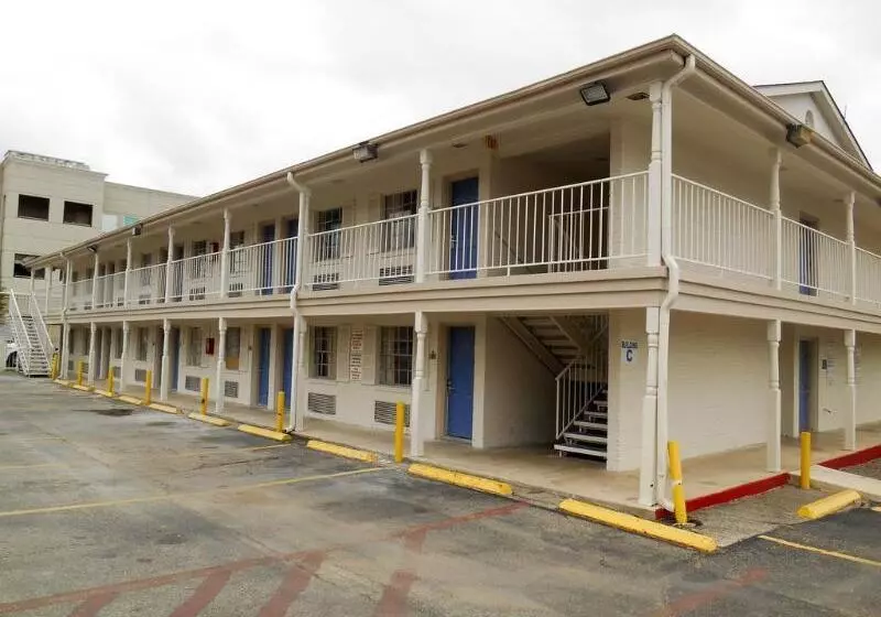 فندق Surestay  By Best Western San Antonio Riverwalk