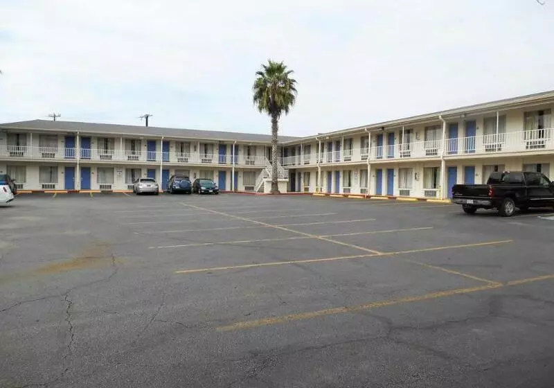 فندق Surestay  By Best Western San Antonio Riverwalk