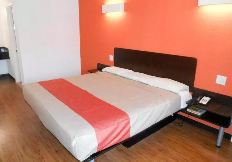 فندق Surestay  By Best Western San Antonio Riverwalk