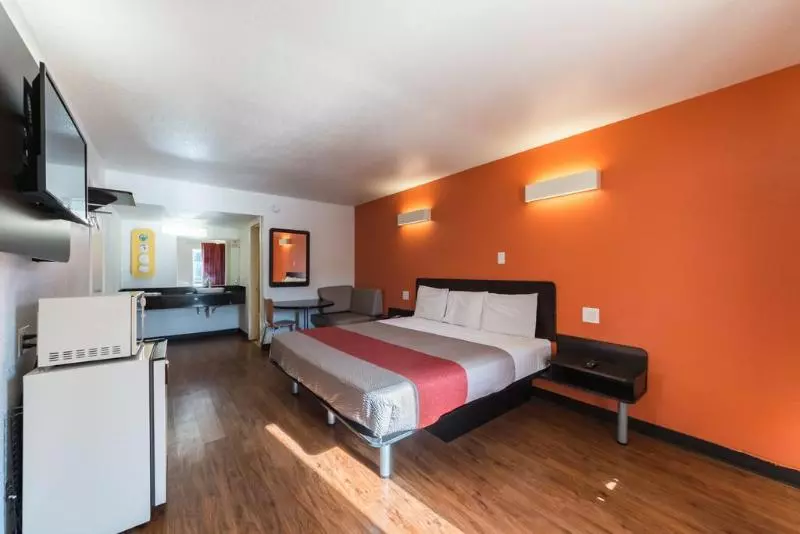 فندق Surestay  By Best Western San Antonio Riverwalk