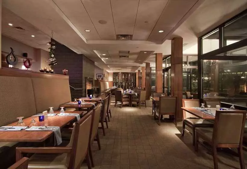 فندق The Saratoga Hilton