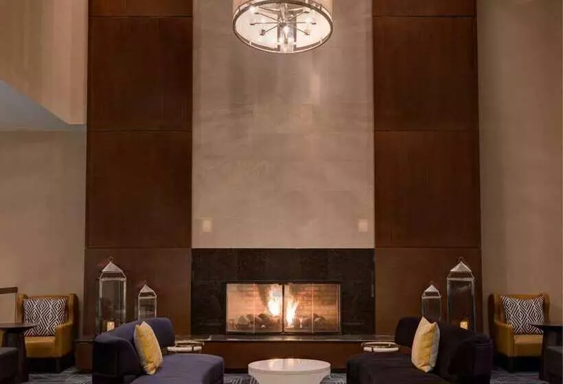 فندق The Saratoga Hilton