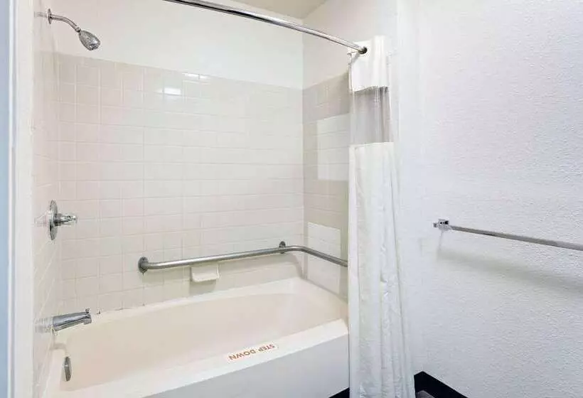 モーテル Travelodge By Wyndham College Park