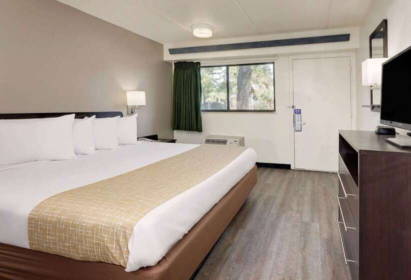 فندق على الطريق Travelodge By Wyndham College Park