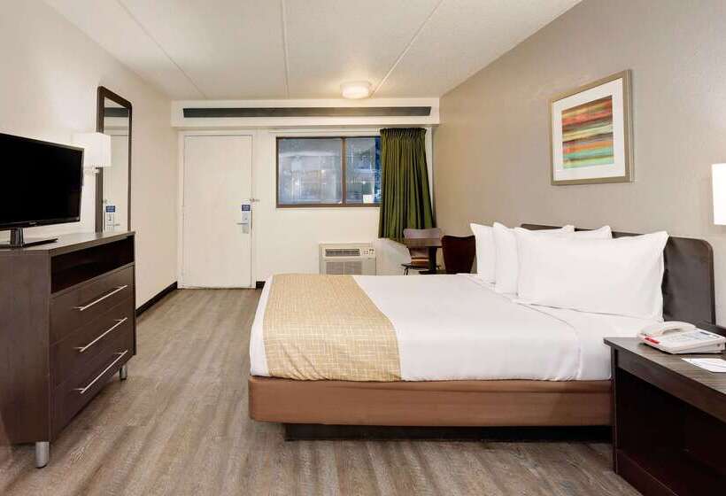 فندق على الطريق Travelodge By Wyndham College Park