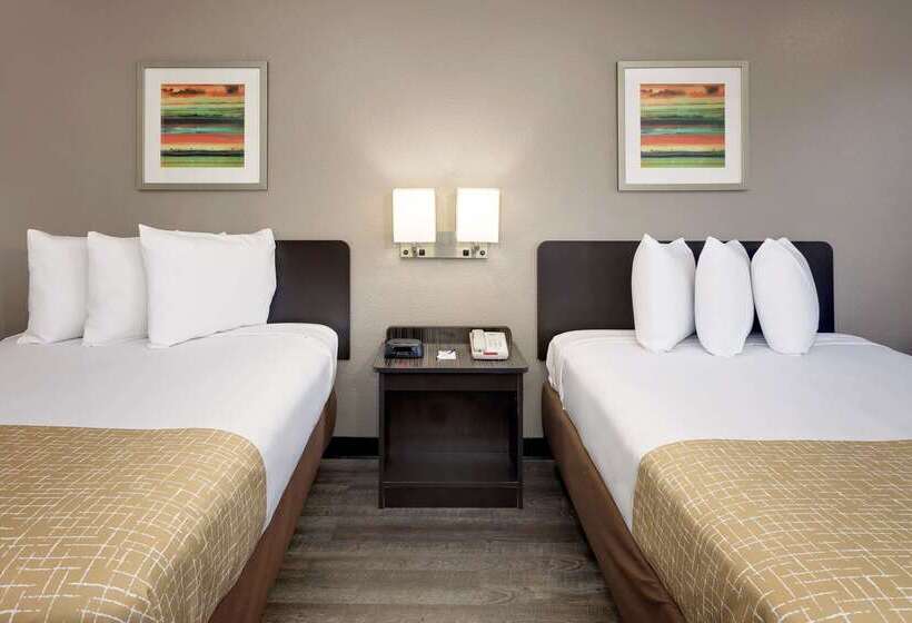 فندق على الطريق Travelodge By Wyndham College Park