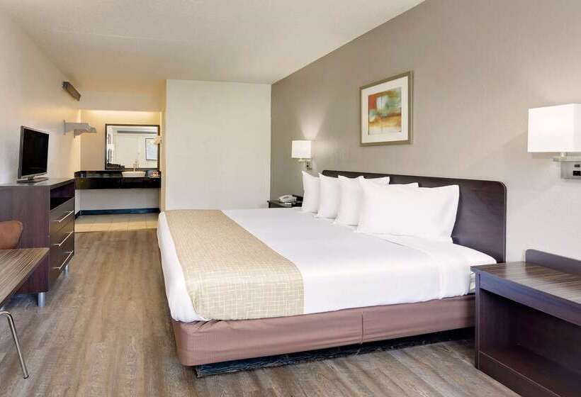 فندق على الطريق Travelodge By Wyndham College Park