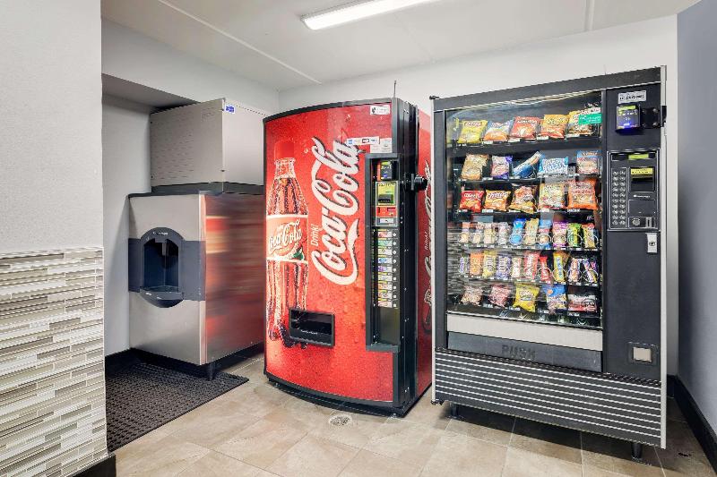 فندق على الطريق Travelodge By Wyndham College Park