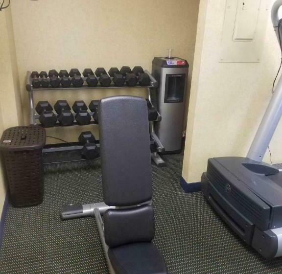 اقامتگاه Surestay Studio By Best Western Charlotte Executive Park