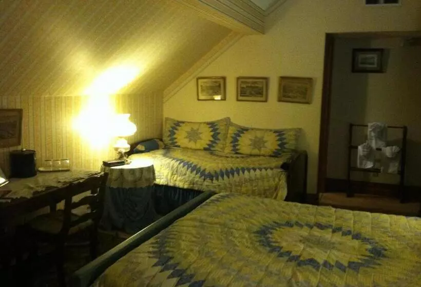 Corners Mansion Inn   A Bed And Breakfast