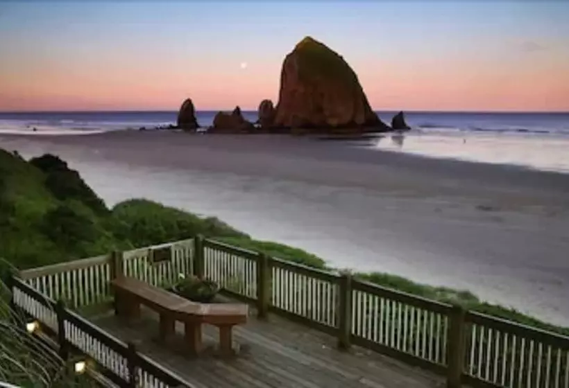 Hallmark Resort Cannon Beach