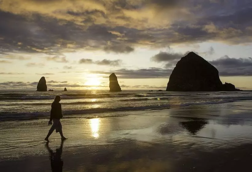 Hallmark Resort Cannon Beach