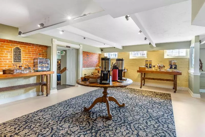 Admiral Fell Inn Baltimore Harbor, Ascend Hotel Collection