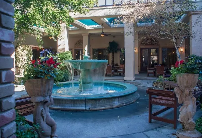 فندق Anaheim Majestic Garden