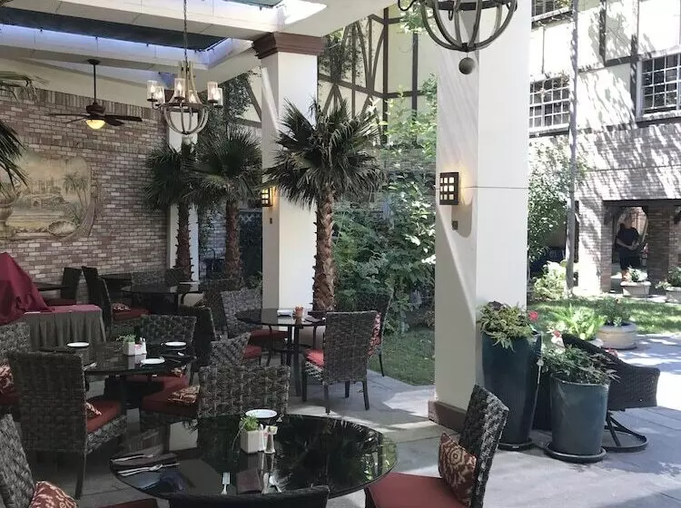 فندق Anaheim Majestic Garden