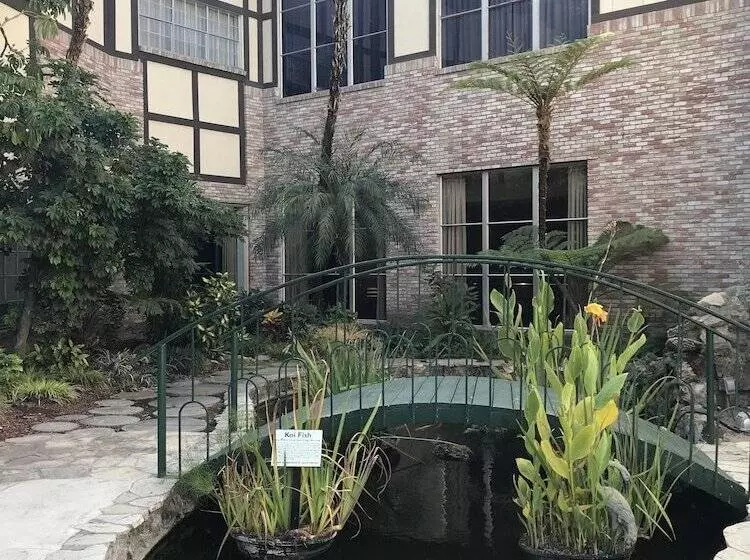 فندق Anaheim Majestic Garden