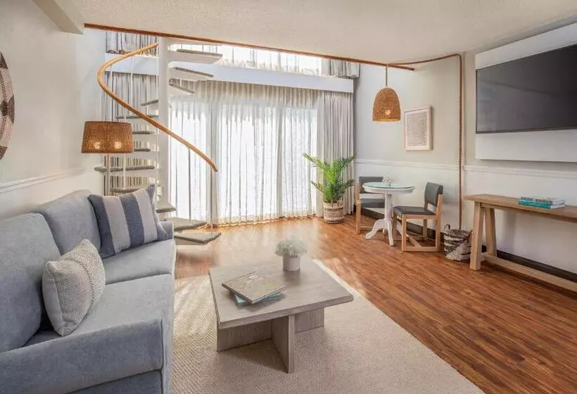 酒店 Ashore Resort & Beach Club